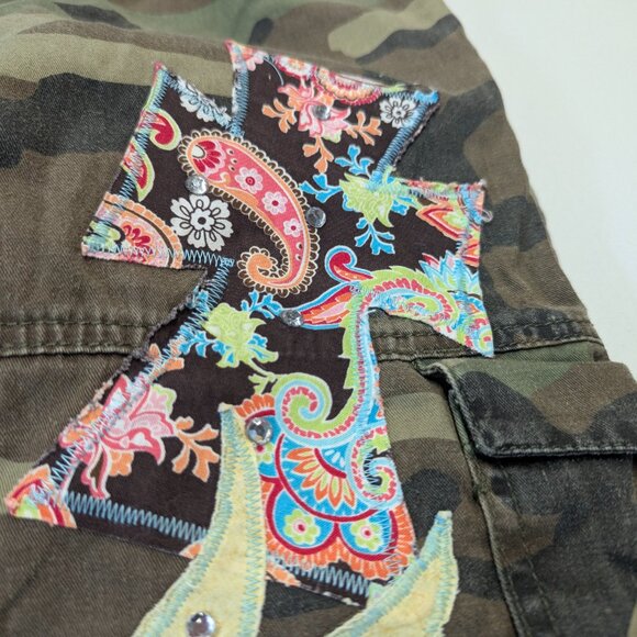 Rothco Size XS Camo Cargo Cropped Pants With Decorative Patches - Picture 16 of 16